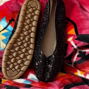 New Women’s Elegant Black Sequin Flats with skid proof soles 7.5